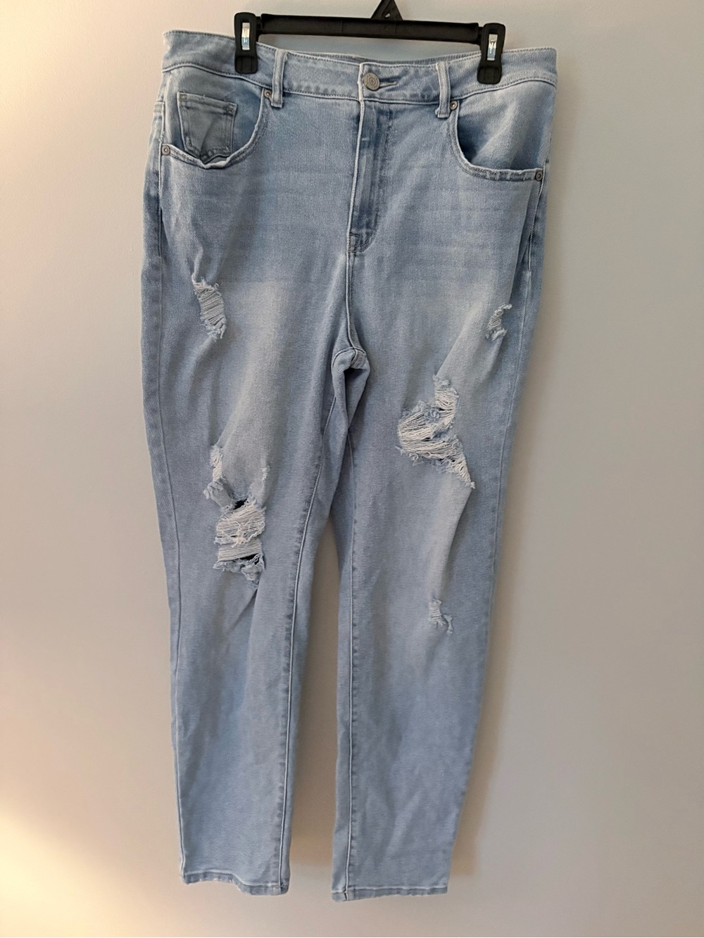 Maurices Distressed Boyfriend Jeans 16L
